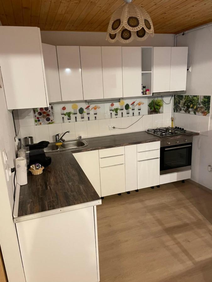 Ferienwohnung Londof Housing City Center Brașov Exterior foto