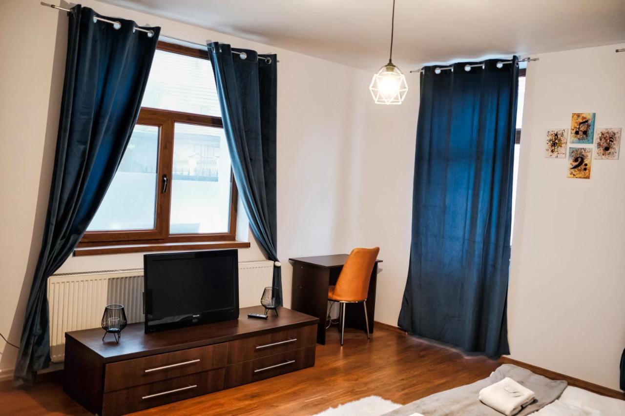 Ferienwohnung Londof Housing City Center Brașov Exterior foto