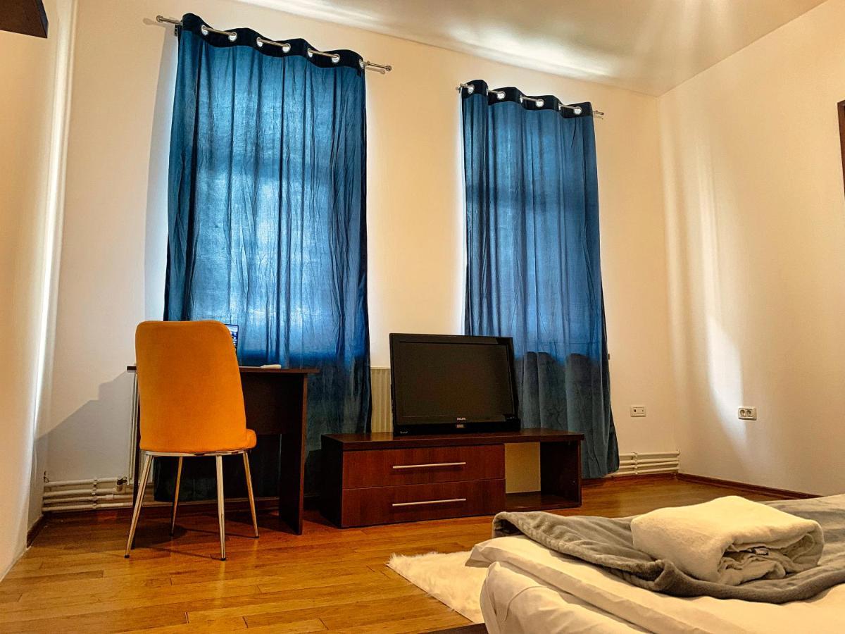 Ferienwohnung Londof Housing City Center Brașov Exterior foto
