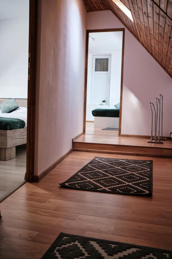 Ferienwohnung Londof Housing City Center Brașov Exterior foto