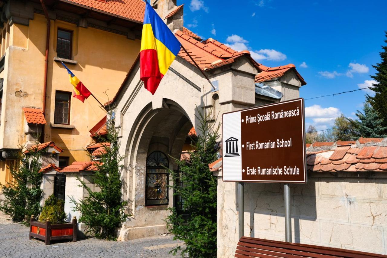 Ferienwohnung Londof Housing City Center Brașov Exterior foto